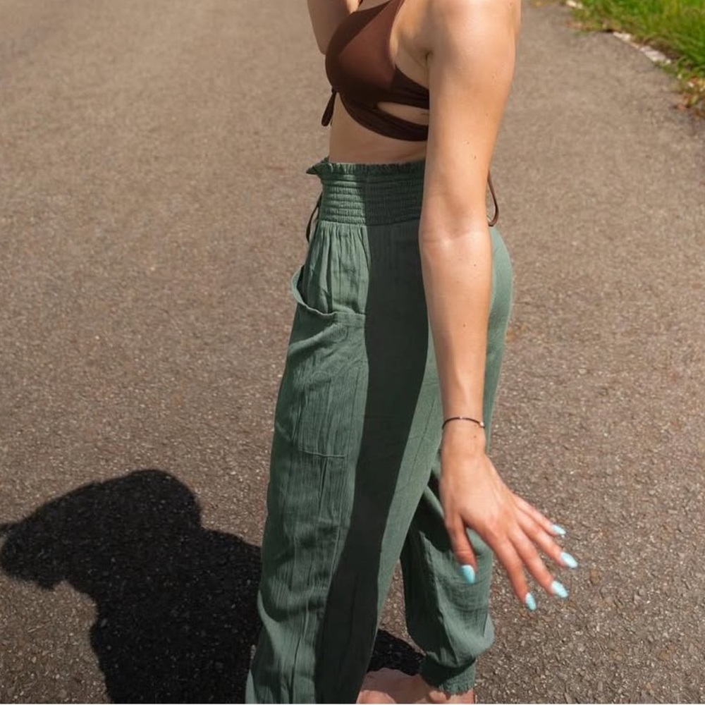 Aerie Green Cropped Women's Pants